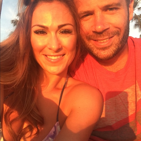 Meet your Posher, Nikki - Picture 3 of 3